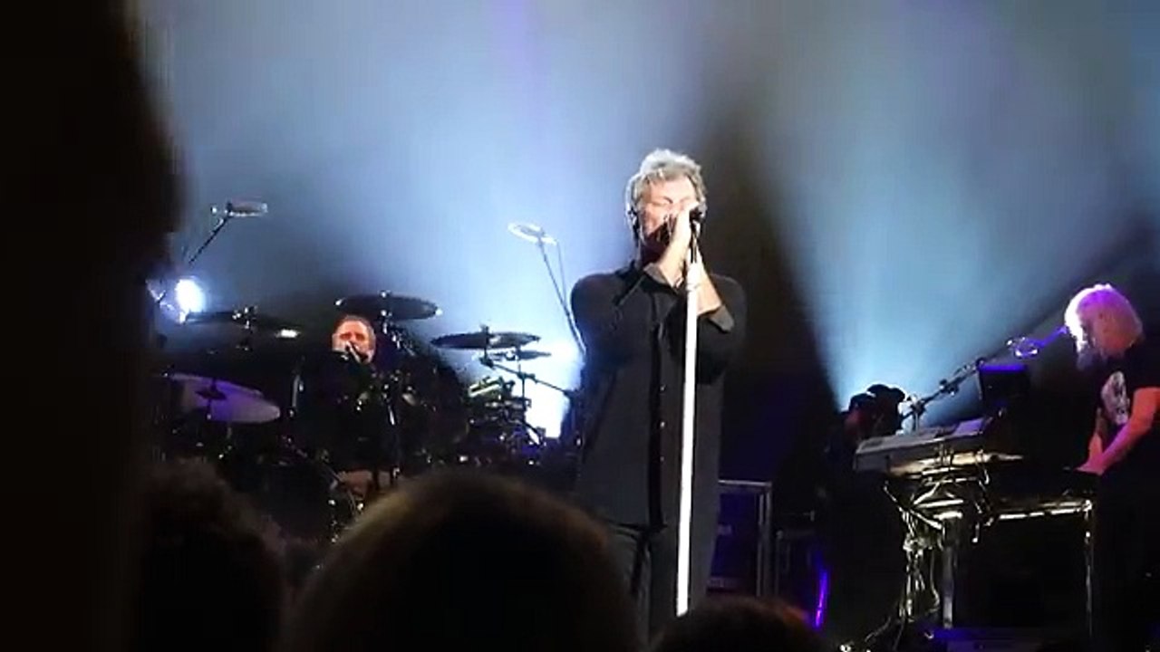 Bon Jovi - COME ON UP TO OUR HOUSE - Red Bank 10-1-16
