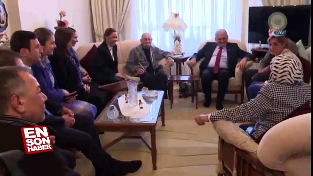 Başbakan Yıldırım vatandaşların evine konuk oldu