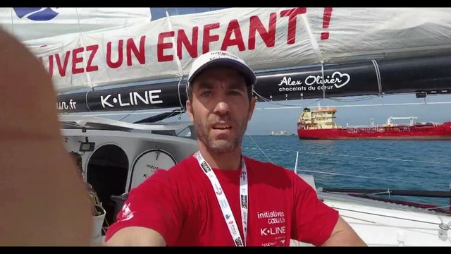 Tanguy de Lamotte se filme avec son drône embarqué / Vendée Globe