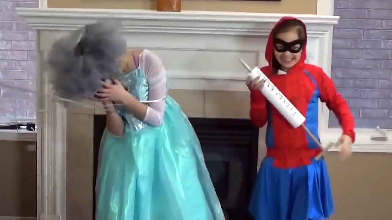 PREGNANT PINK SPIDERGIRL TWIN BABY! w/ Spiderman, Maleficent, Frozen Elsa Superherpo FUN IRL