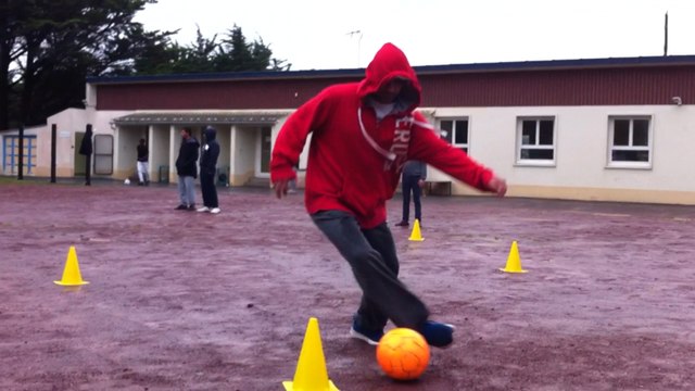 Entraînement au foot des migrants