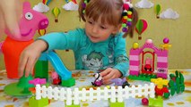 Игрушки Свинка Пеппа Грязные лужи.Пеппа и ее друзья на площадке Peppa Pig Toys Peppa and her friends