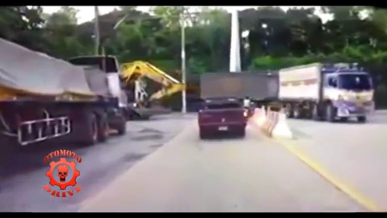 Perhatikan ini BAIK BAIK!!! Coba KATAKAN SATU KATA Tentang Orang ini