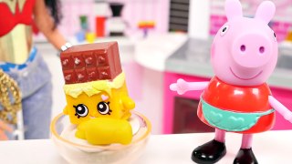 Cocinando Con La Mujer Maravilla  Haciendo Té y Panecillos con Peppa Pig  Barbie Superheroe