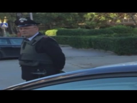 Caserta - Ruba borsa da un’auto in sosta vicino scuola: arrestato (16.11.16)