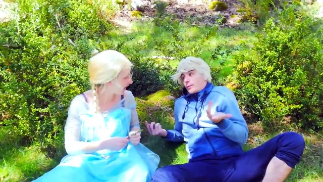 Spiderman Baby with Poop Elsa Frozen Princess Spidergirl! Poo, Fart & Superheroes In Real Life!