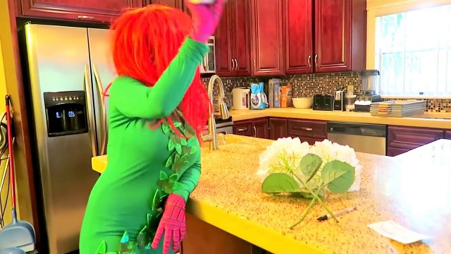 Spiderman vs Frozen Elsa - Is Poison Ivy Kissing Spiderman? w/ Batman, Joker - Funny Superheroes
