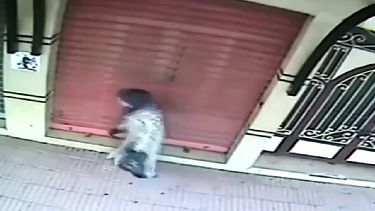 ---احذروا من هذه المرأة المسن التي أصبحت تتجول cha3wada)