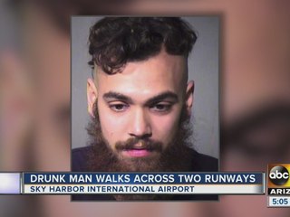 Drunk man walks across two runways at Sky Harbor