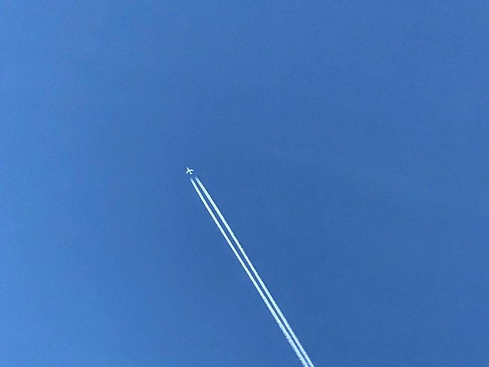 Mysterious plane circling around the Denver metro area