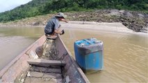 Amazing Net Fishing on Boat - Throw Net Fishing on Mekong River - Cambodian Net Fishing