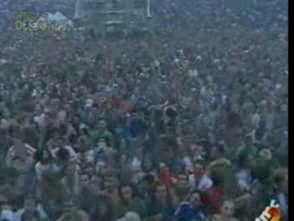 Deftones - Around The Fur