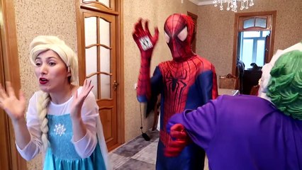 下载视频: Spiderman VAMPIRE ATTACK! w/ Toilet Frozen Elsa Joker Maleficent Princess Anna Toys! Superheroes IRL