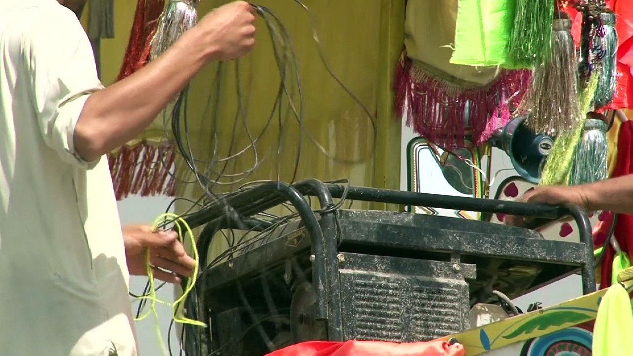 Gefährliches Strom-Fischen in Pakistan