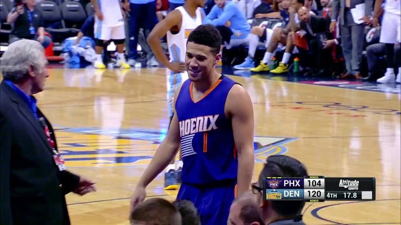 Devin Booker se fait éjecter du match, mais fait un geste classe pour un fan