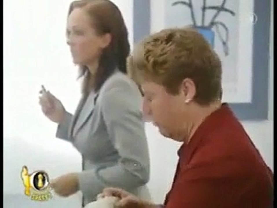 THE CONJURING - SCARIEST TWO-WAY MIRROR PRANK EVER [Funny Mirror]