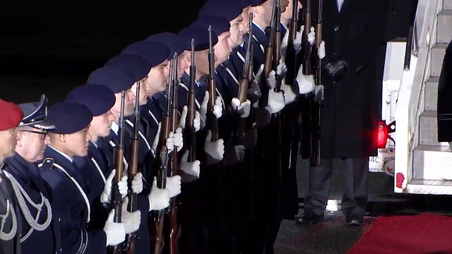 Всреча Барака Обамы в аэропорту Тегель, Германия