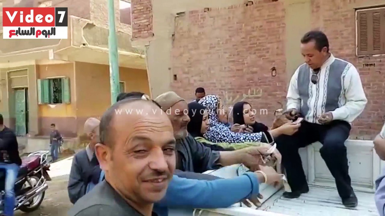 رئيس مدينة العياط يواجه جشع تجار السكر في العيا...