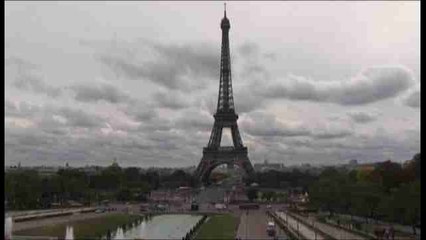 Subastarán en Francia un fragmento de la escalera original de la torre Eiffel