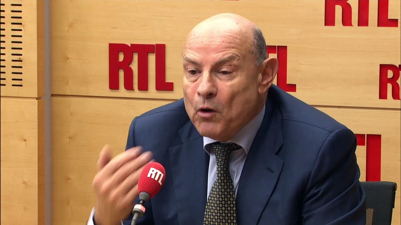 Jean-Marie Le Guen : la rose de Marine Le Pen est "une falsification"