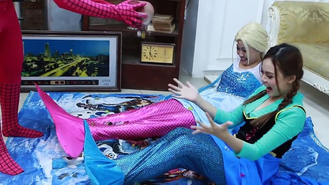 FROZEN ELSA BECOMES A MERMAID! SPIDERMAN PINK SPIDERGIRL JOKER ANNA HULK SUPERHEROES IN REAL LIFE :)