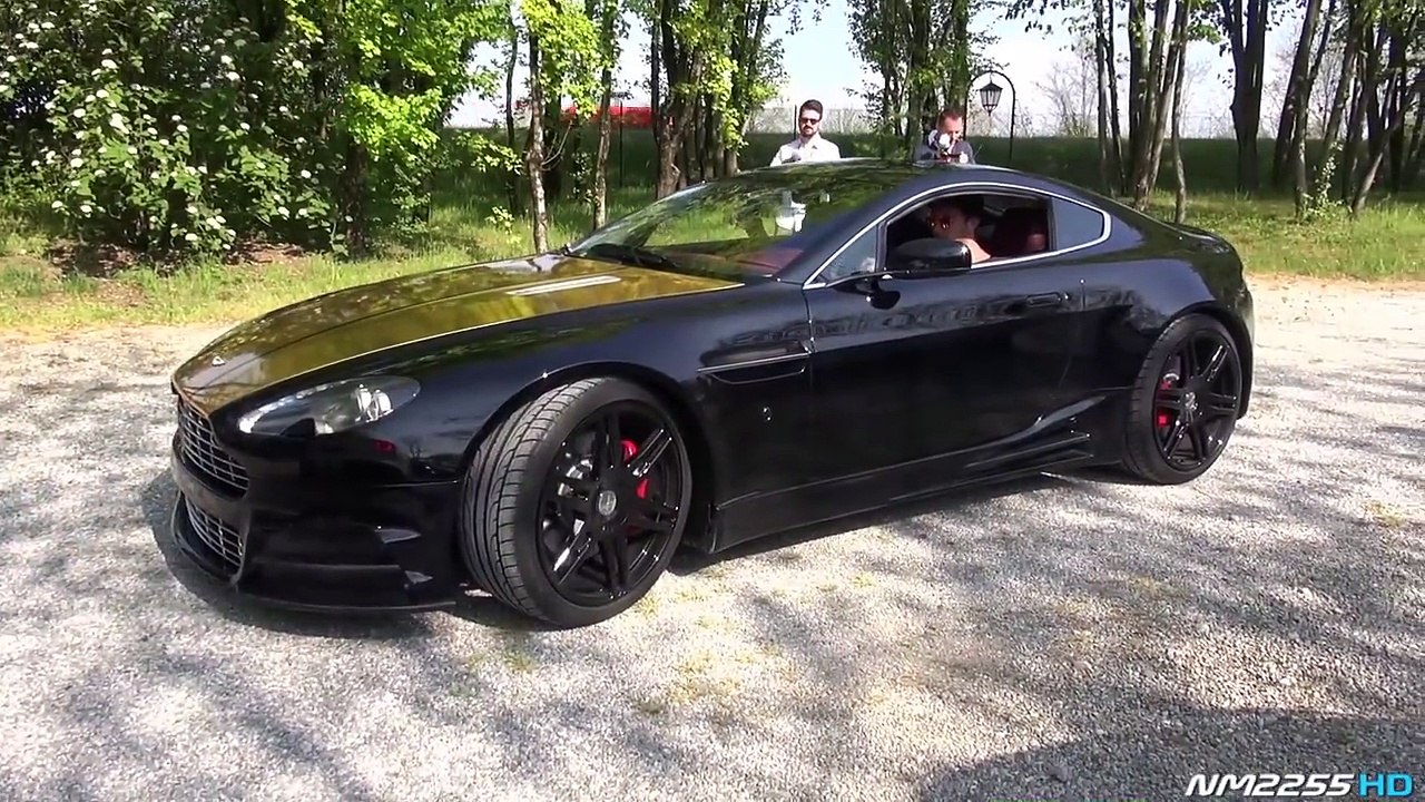 Supercars Revving Like CRAZY at Cars & Coffee Italy - LaFerrari, Carrera GT, C63 BS & More!