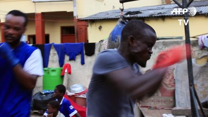 Ghana: un quartier d'Accra où la boxe est une question de survie