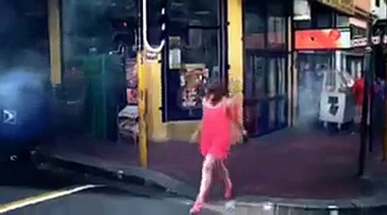 Funny girl [Funny Girl - Funny - try not to laugh challenge]