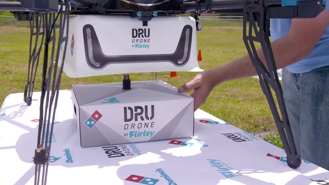 Première livraison de pizza en drone par Domino's pizza
