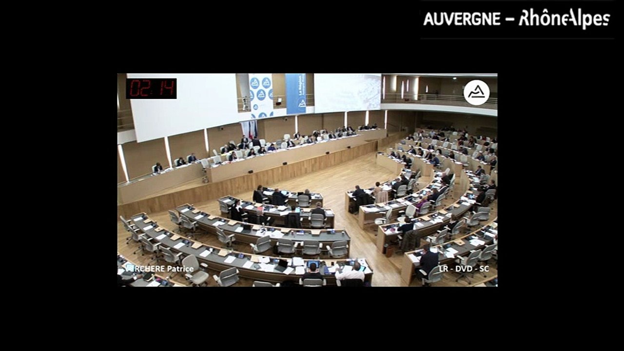 AP 17 novembre 2016 ● Présentation par Patrice VERCHÈRE du vœu du groupe sur les zones blanches et le siège de la Région