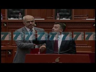 Tải video: PERPLASJE PER FJALEN E BERISHES NE KUVEND, PALOKA KONFLIKTOHET ME BEQAJN - News, Lajme - Kanali 10