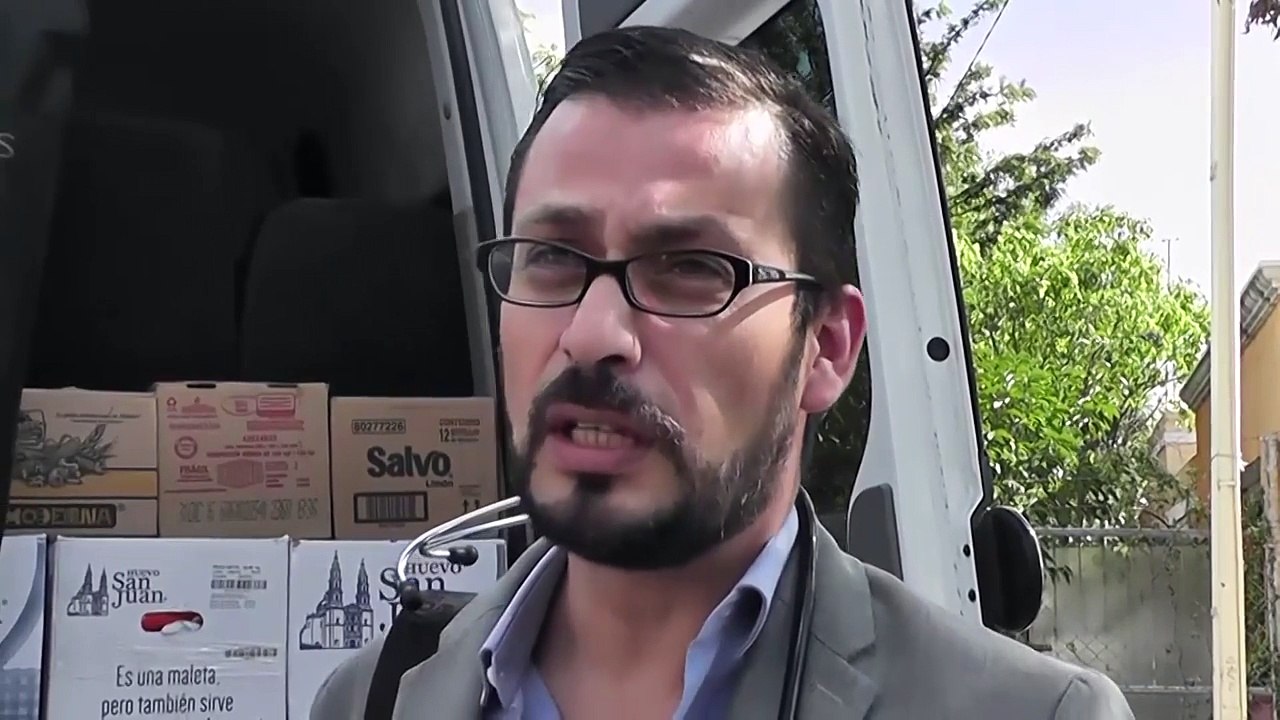 Après 6 ans un homme de 500 kg sort de chez lui