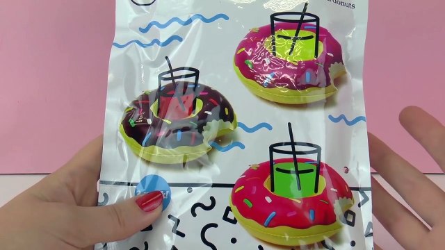 3 Donuts gonflables avec coup de dents - support pour boissons ou bouée pour Barbies Démo
