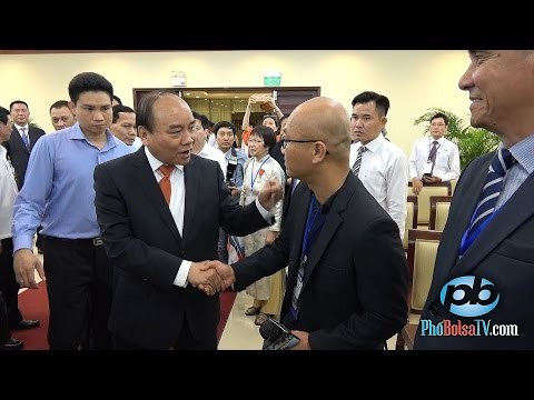 Phút gặp gỡ bất chợt với Thủ tướng Chính phủ VN Nguyễn Xuân Phúc