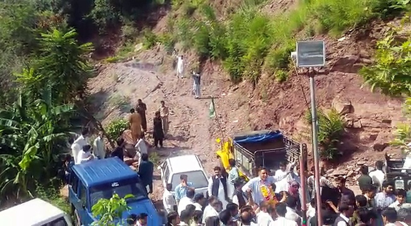 terrible firing in pakistan //amazing videos/AK-47 firing