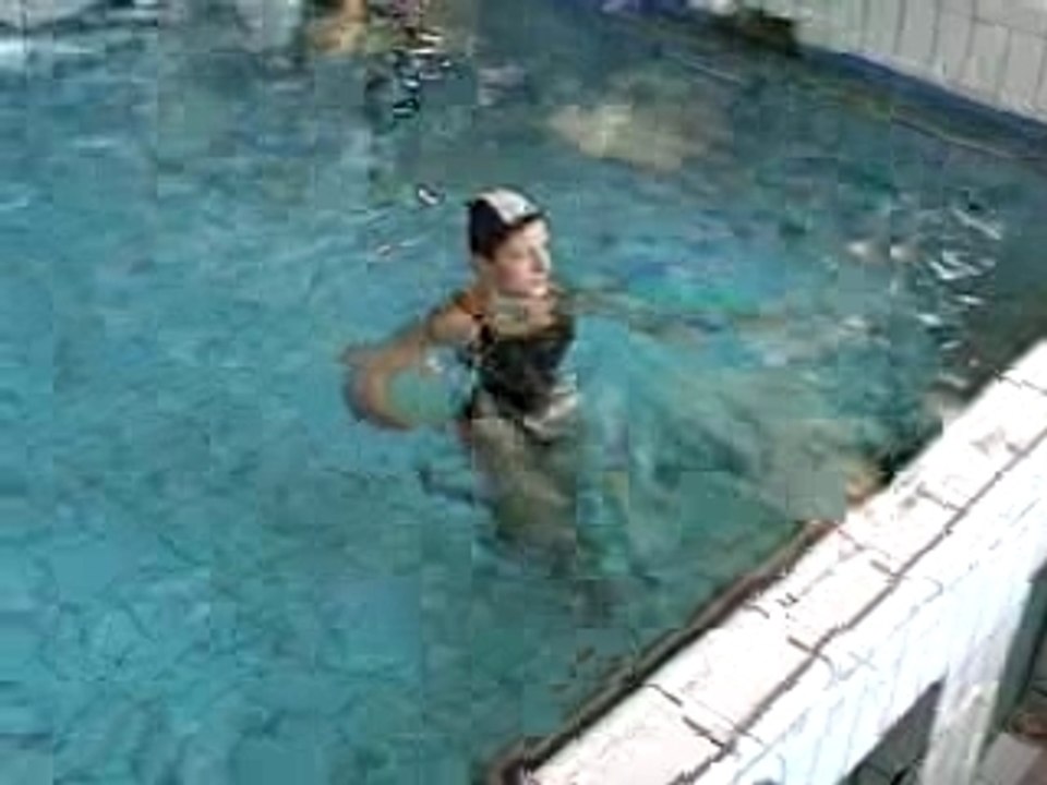 Exercices pour lomblagiques en grande piscine