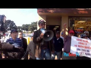 Phóng sự đặc biệt về cuộc biểu tình chống tuần báo Việt Weekly (phần 2)