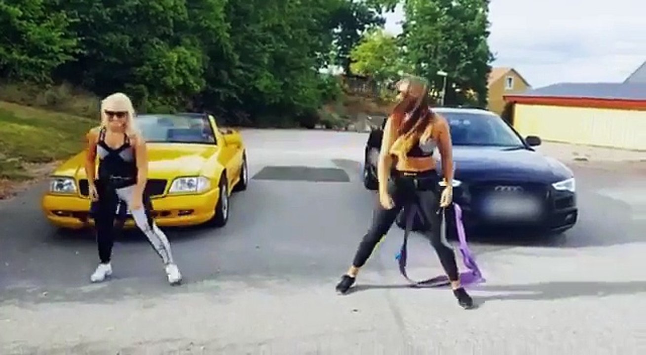 Quoi de mieux pour s'entrainer que de tirer des voitures