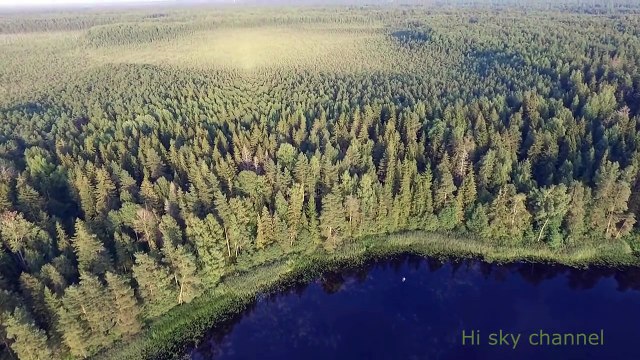 Un drone filme un objet volant non identifié