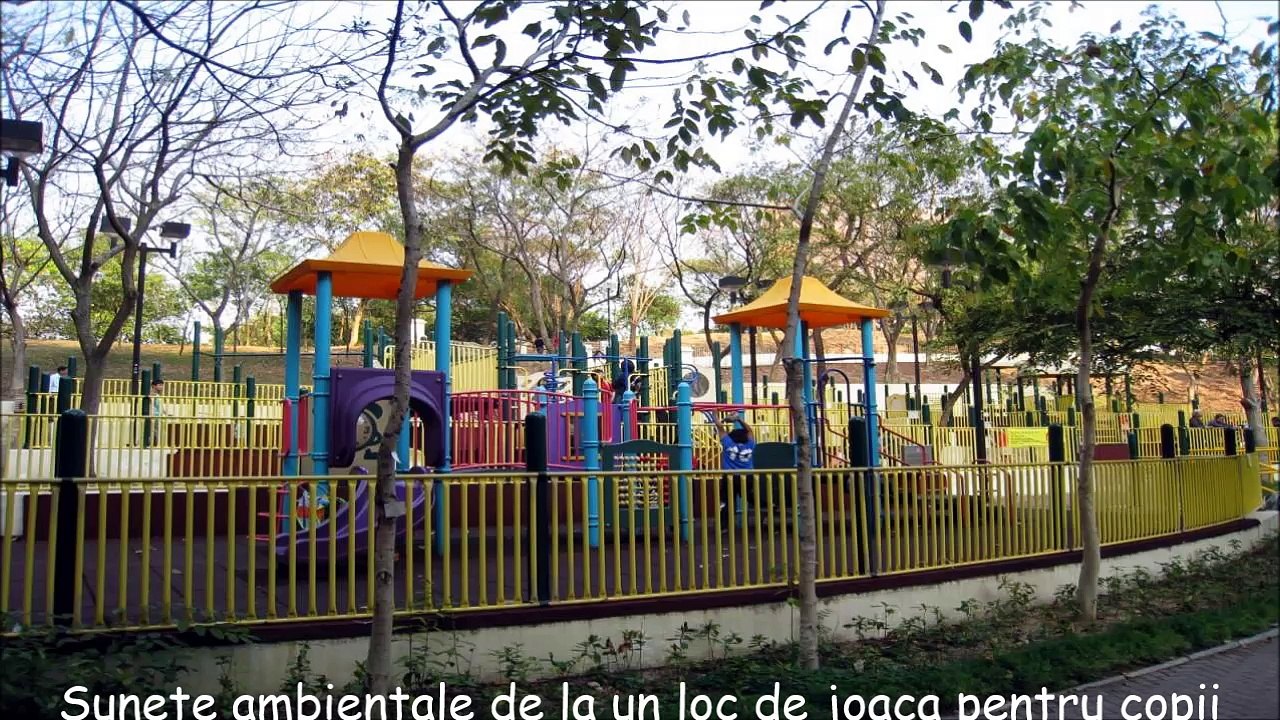 Sunete ambientale de la un loc de joaca pentru copii
