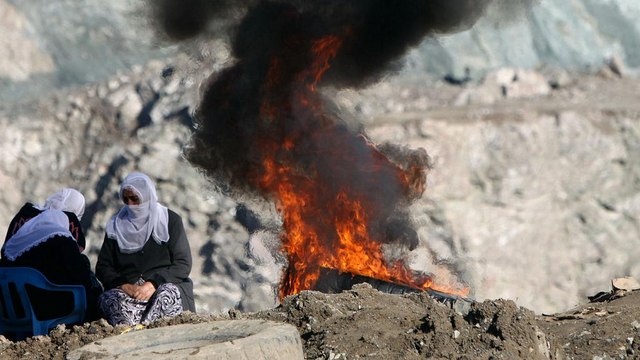 تلاش برای نجات ۱۳ کارگر گرفتار شده در ریزش معدن در ترکیه