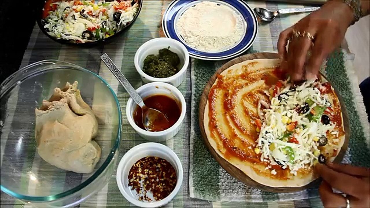 Pizza_Paratha_Recipe_Veg_Brunch_breakfast_recipes_and_kids_lunch_box_snac.