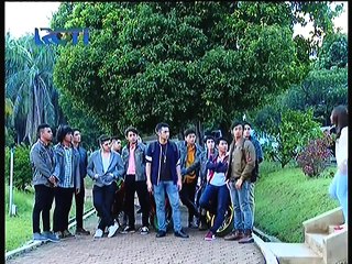 Scene Mondy n Reva AJ711712