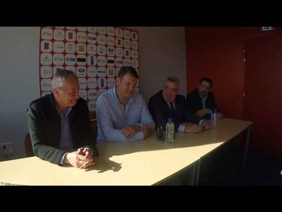Conférence de presse : signature J. Davidson