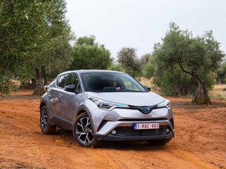 Скачать видео: Toyota C-HR : nos premières impressions en vidéo