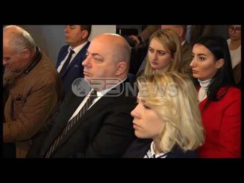 Ora News – Enver Hoxhaj përshkruan në një libër krijimin e shtetit të Kosovës