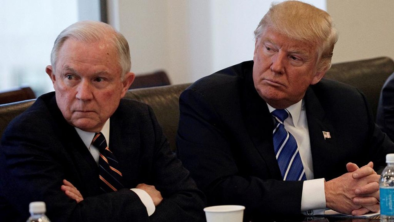 CIA und Polizei: Trump beruft Hardliner auf Schlüsselposten für Sicherheit