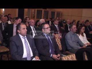 Report TV - Roli i komunitetit shqiptar në Itali Cutillo:Emigrantët, histori suksesi