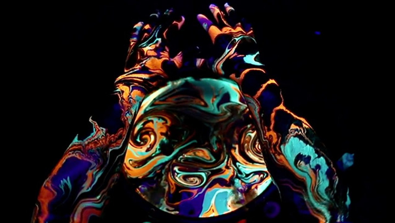 Artist Creates Mesmerizing Marbled Body Paint