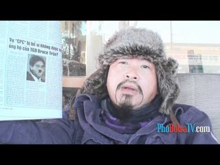 Tổng giám đốc Bruce Trần của đài truyền hình VHN TV với bộ râu kiểu Hitler